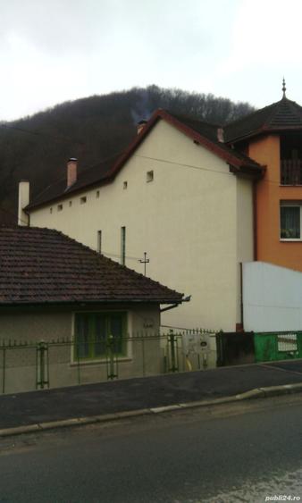 Casă cu 6 camere cu Teren 720 Mp în Central