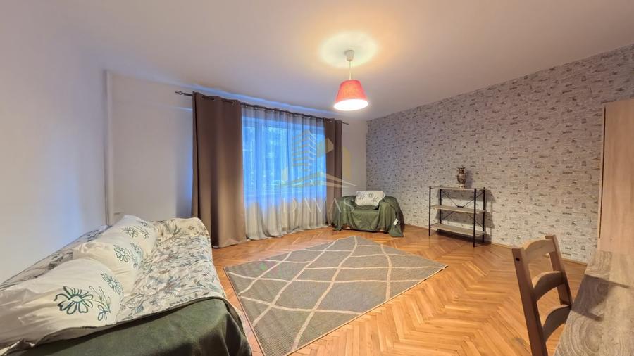 Apartament cu 3 camere decomandat, mobilat în Gheorgheni