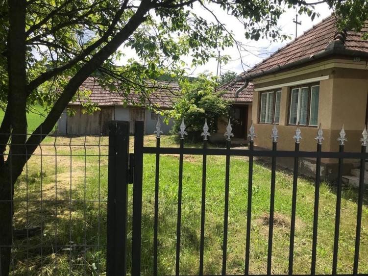 Casă cu 2 camere în Central
