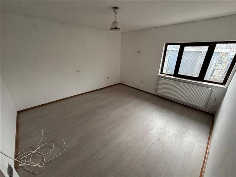 Duplex cu 3 camere cu Teren 453 Mp în Exterior Est