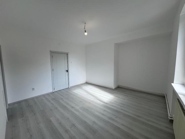 Apartament cu 3 camere decomandat în Grozăvești