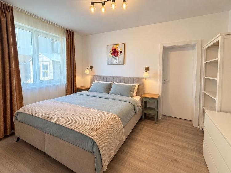 Apartament cu 3 camere semidecomandat, mobilat în Dumbrăvița
