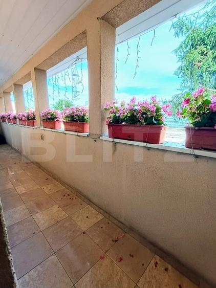 Casă individuală cu 7 camere cu Canalizare în Sud-Vest