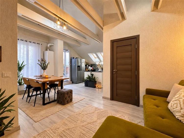 Penthouse cu 3 camere decomandat, mobilat în Unirii