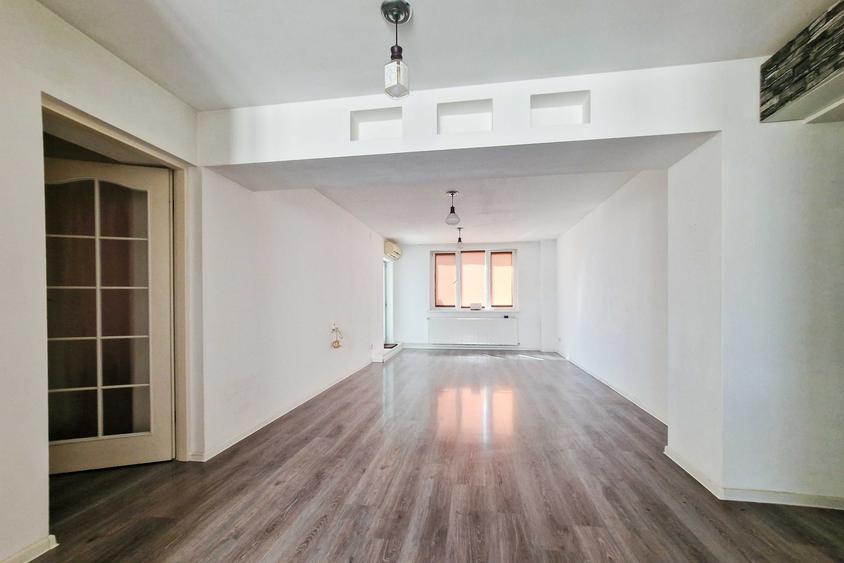 Apartament cu 3 camere decomandat în Dorobanți