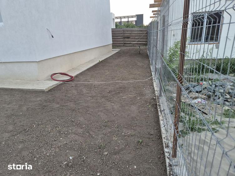 Casă cu 6 camere cu Teren 222 Mp în Lumina