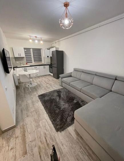 Apartament cu 2 camere în Apărătorii Patriei