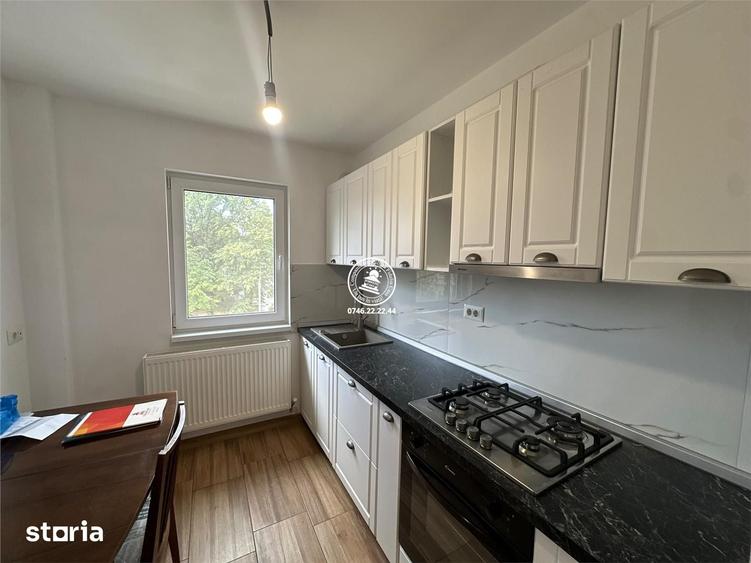 Apartament cu 3 camere semidecomandat în Tătărași