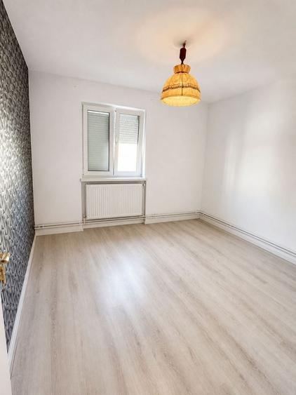Apartament cu 3 camere decomandat în Kogălniceanu