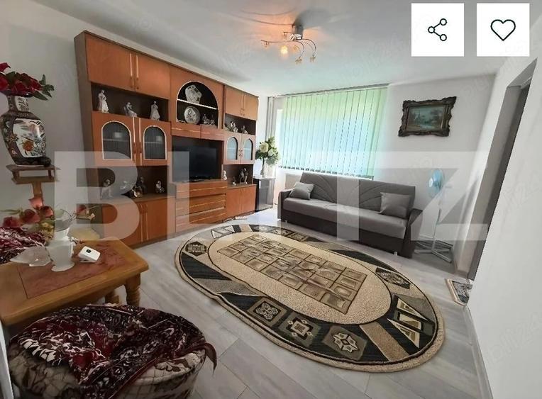 Apartament cu 3 camere semidecomandat în Exterior Vest