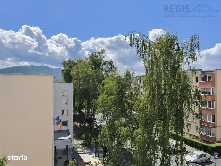 Apartament cu 4 camere decomandat în Sud