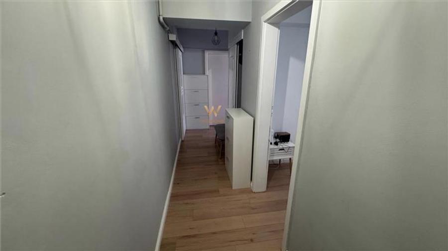 Apartament cu 3 camere decomandat, mobilat în Turnișor