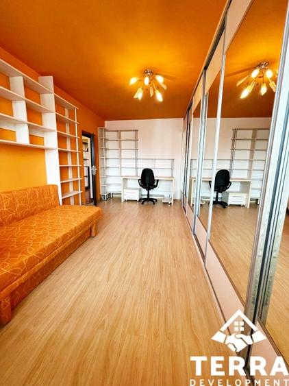 Apartament cu 4 camere, mobilat în Central