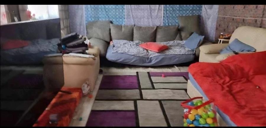 Casă cu 4 camere cu Teren 1600 Mp în Jugureni