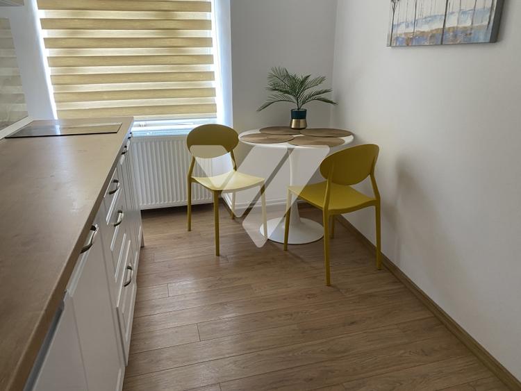 Apartament cu 2 camere semidecomandat, mobilat în Central