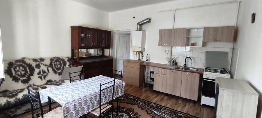 Casă cu 2 camere cu Teren 50 Mp în Săsar