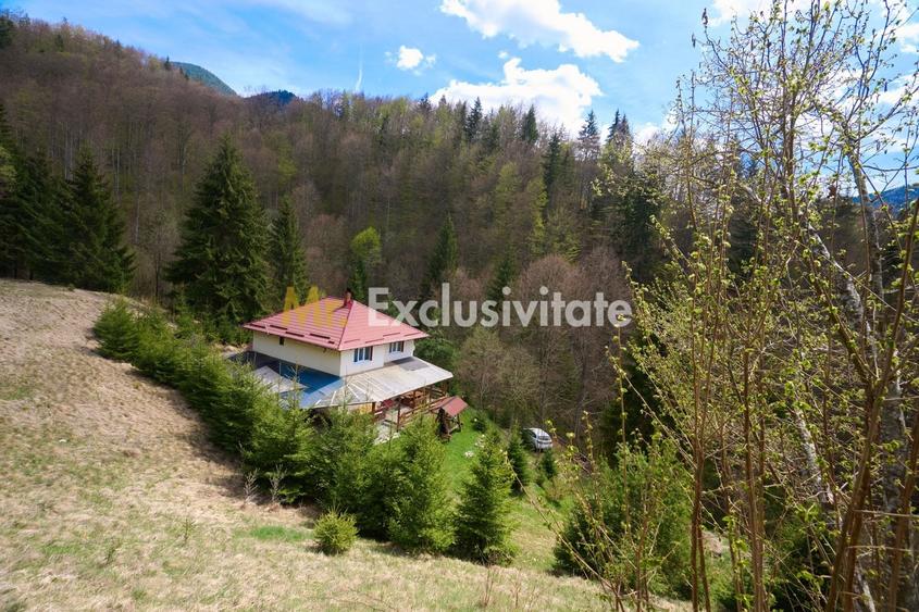 Casă individuală cu 5 camere cu Garaj în Dâmbovicioara