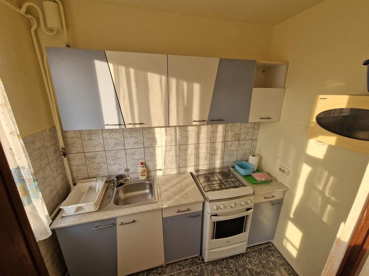 Garsonieră decomandată în Central