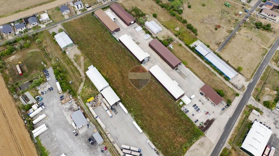 Spațiu industrial, de 3,300 mp, în Exterior Vest
