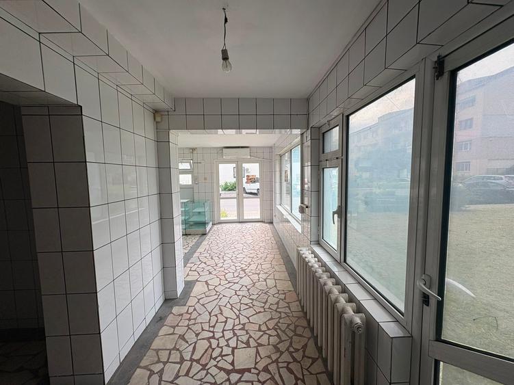 Spațiu comercial, de 100 mp, în Sud