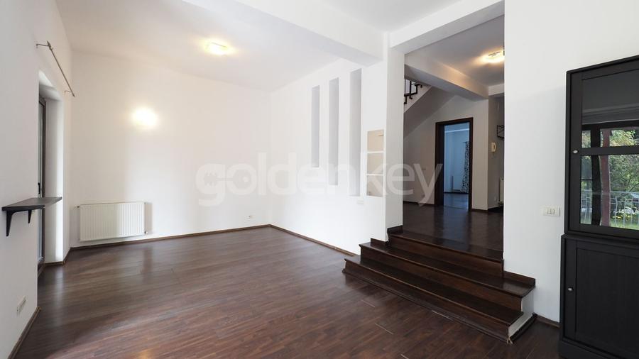 Duplex cu 6 camere cu Canalizare în Pipera