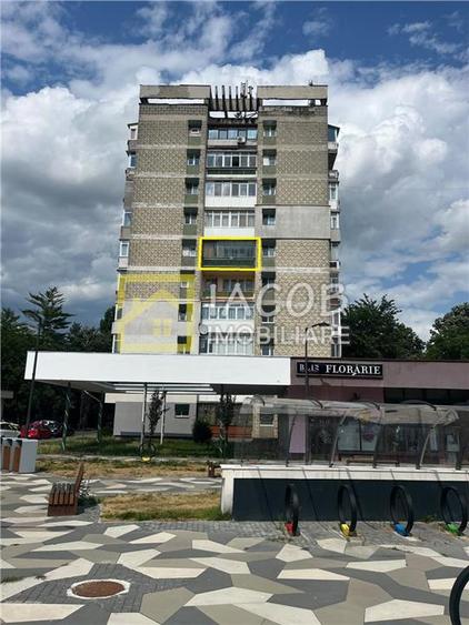 Garsonieră decomandată, mobilată în Gară
