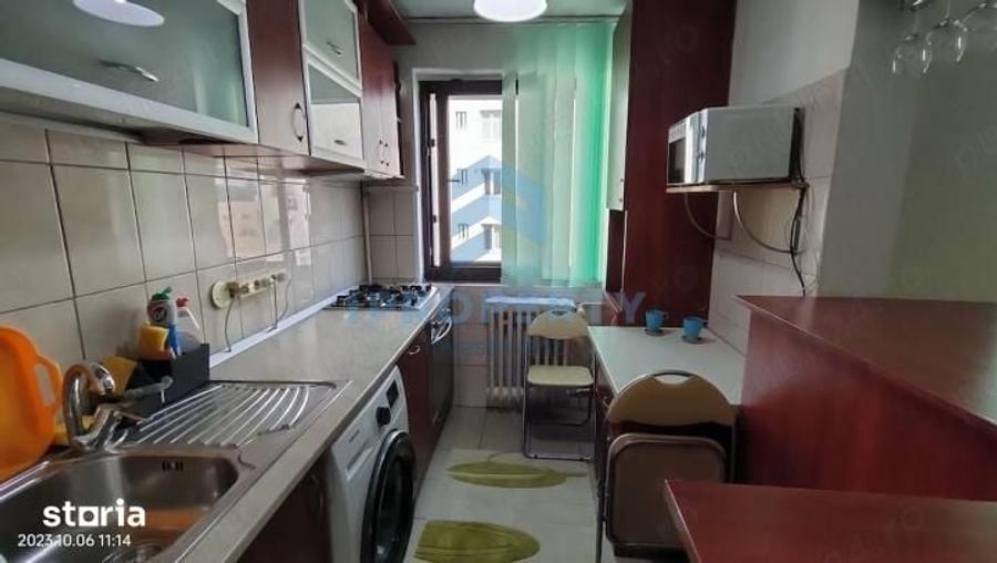 Apartament cu 3 camere semidecomandat în Dristor