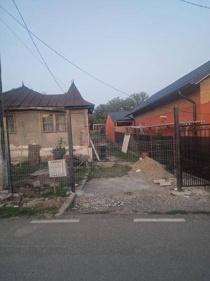 Casă cu 4 camere în Gura Ocniței