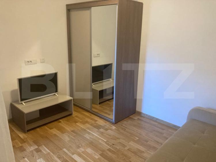 Casă individuală cu 3 camere decomandat cu Teren 250 Mp în Șimnicu de Sus