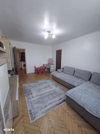 Apartament cu 3 camere în Războieni