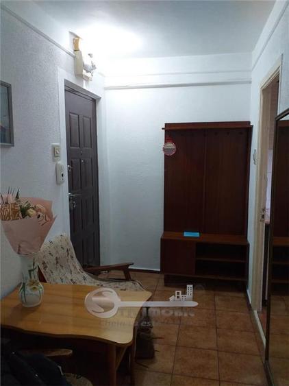 Apartament cu 2 camere semidecomandat, mobilat în Podu Roș