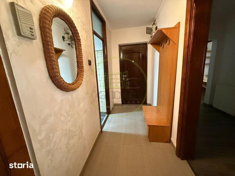 Apartament cu 4 camere decomandat, mobilat în 1 Mai