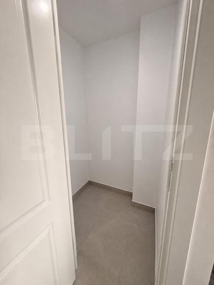 Apartament cu 3 camere semidecomandat, mobilat în Florești