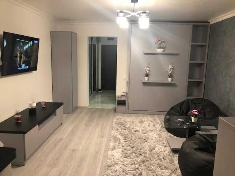 Garsonieră decomandată în Costin Georgian