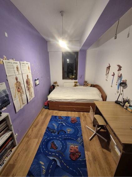 Apartament cu 3 camere decomandat în Florești