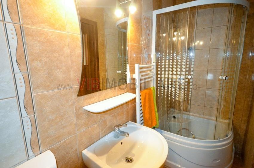 Apartament cu 4 camere decomandat, mobilat în Parcul Carol