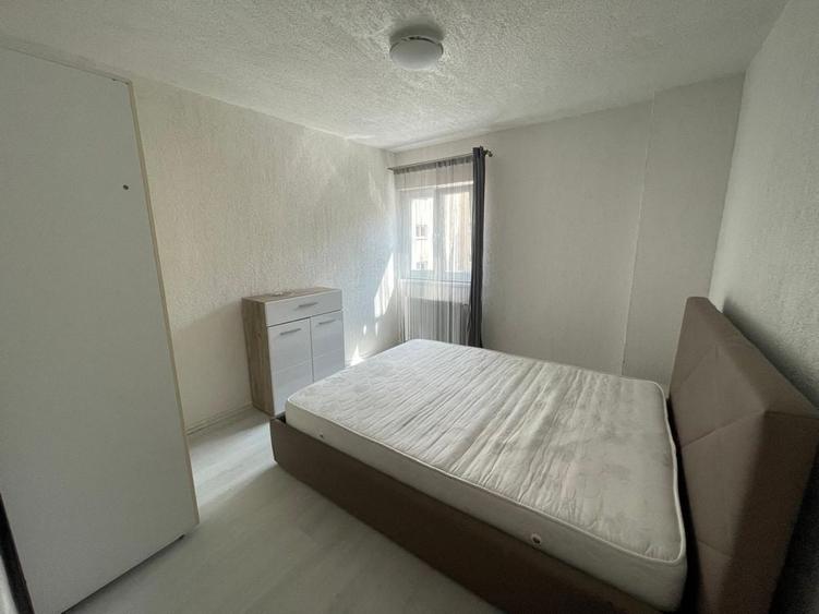 Apartament cu 3 camere decomandat în Ultracentral
