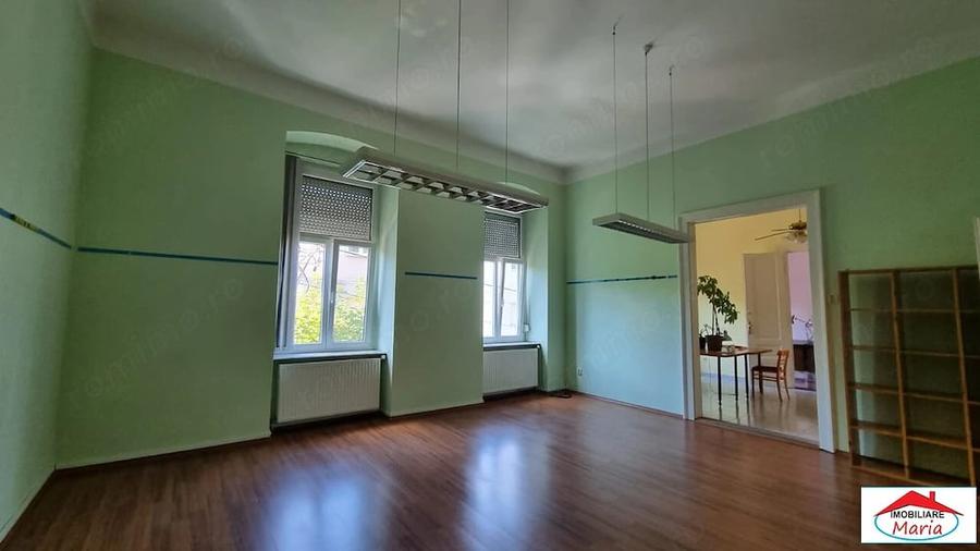 Apartament cu 3 camere în Central