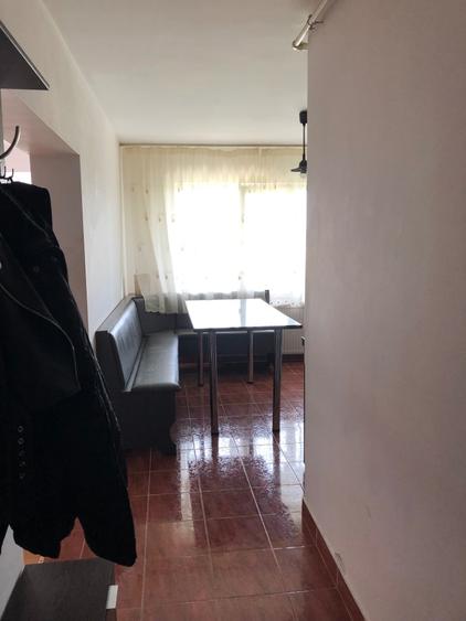 Apartament cu 3 camere decomandat în Dâmbul Rotund