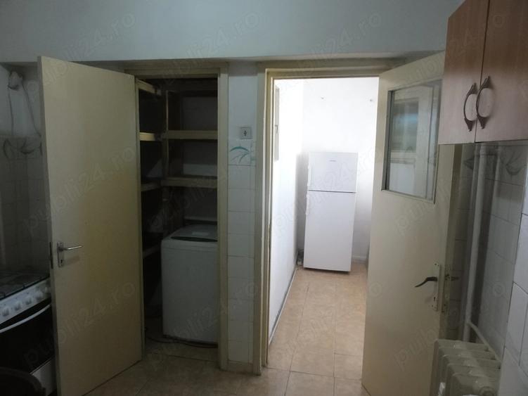 Garsonieră decomandată în Sud