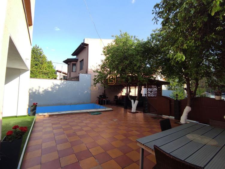 Casă individuală cu 6 camere cu Piscina în Dristor