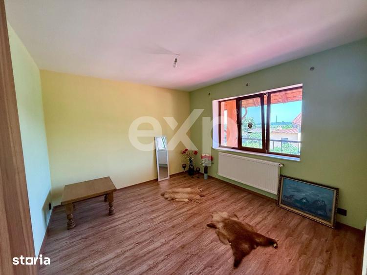 Casă cu 7 camere cu Teren 1008 Mp în Ștefănești
