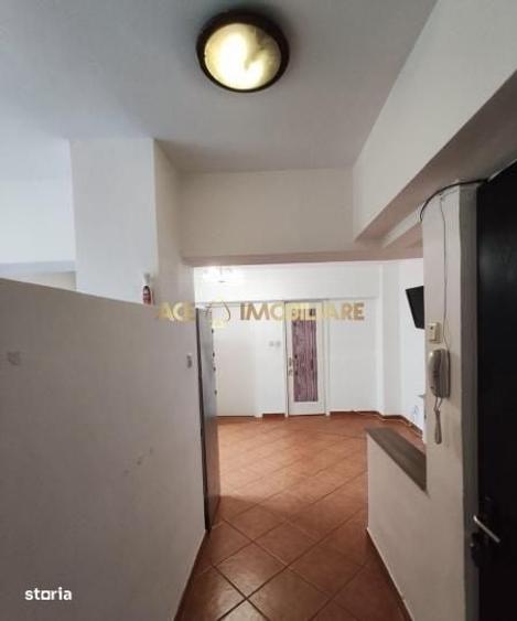 Apartament cu 3 camere în Victoriei