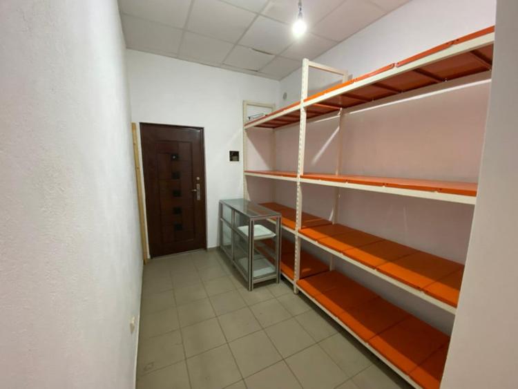 Spațiu comercial, de 100 mp, în Poplaca