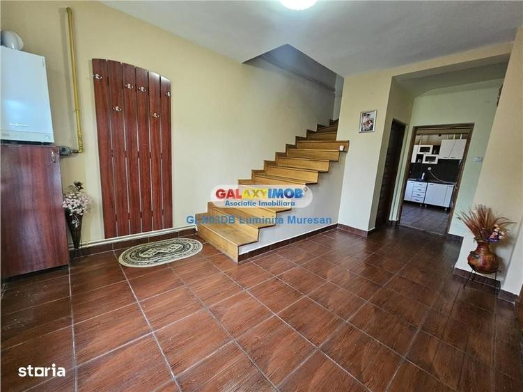 Casă cu 4 camere în Valea