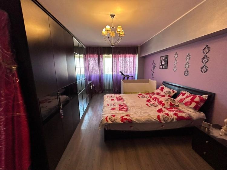 Apartament cu 3 camere decomandat, mobilat în Republicii