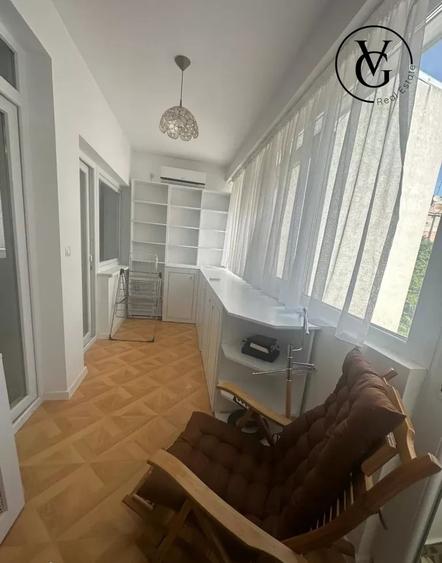Apartament cu 3 camere semidecomandat, mobilat în Cișmigiu