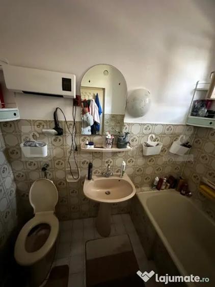 Casă cu 4 camere cu Teren 2400 Mp în Central