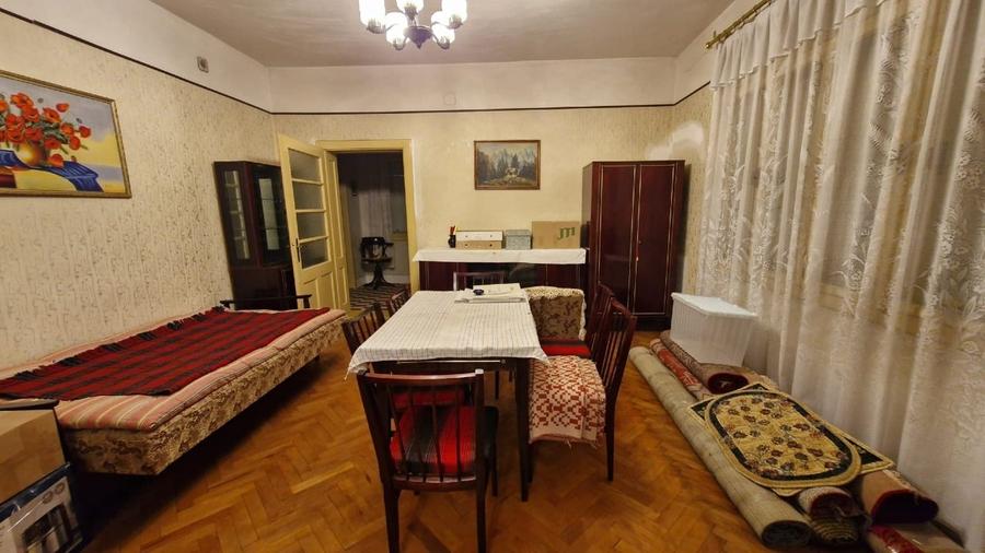 Casă individuală cu 4 camere cu Canalizare în Central