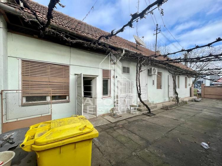 Casă individuală cu 4 camere cu Canalizare în Aradul Nou